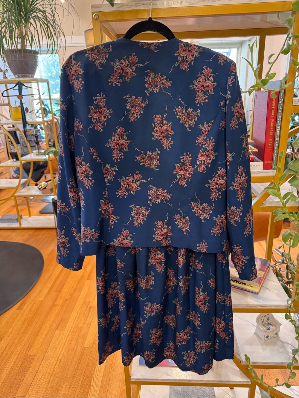 Vintage, Leslie Fay Navy Floral Button-Front Dress Jacket with Gold-Tone Buttons - Picture 3 of 5